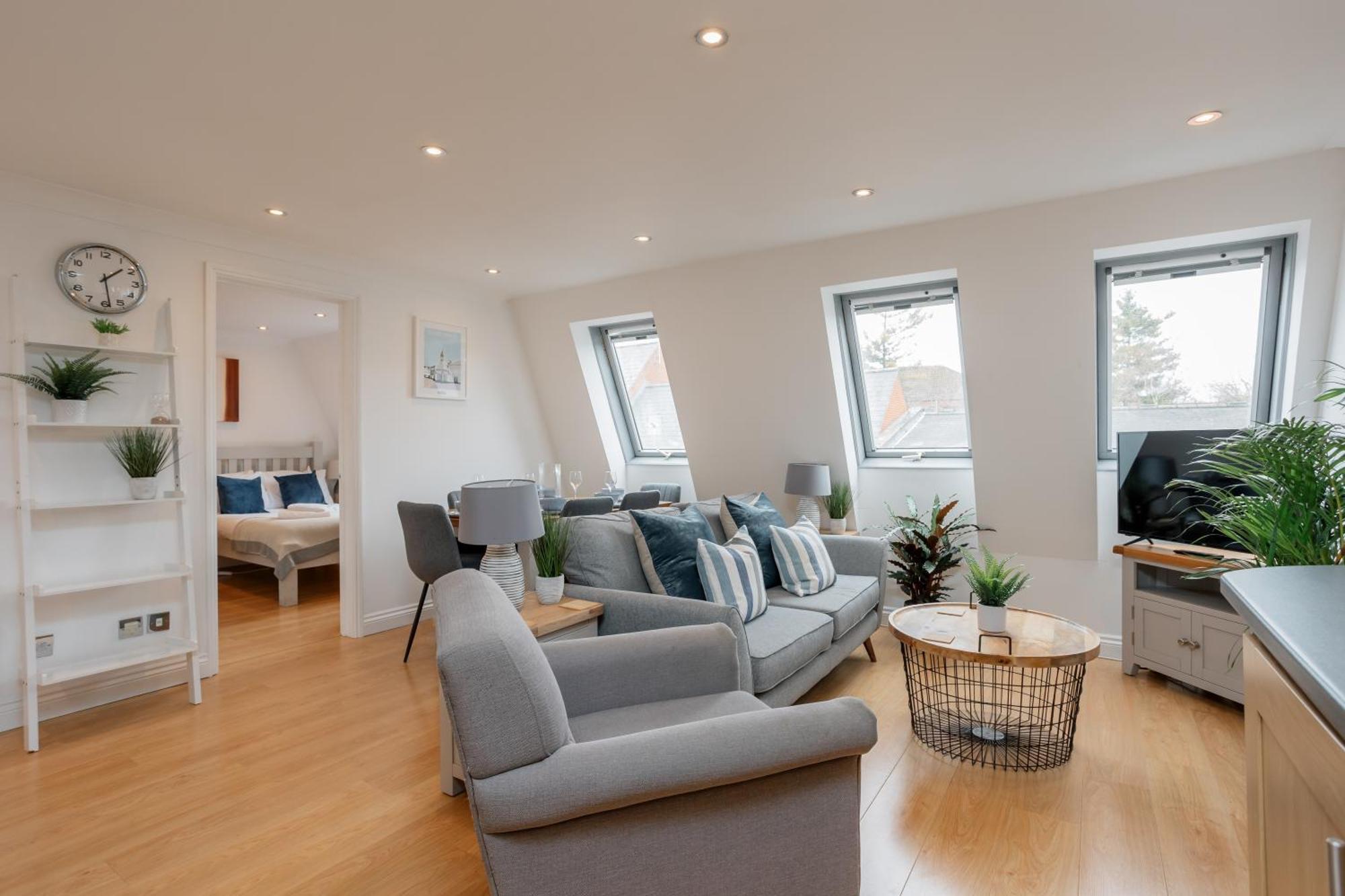 Starhost Residences - Central 3 Bed Apartment At Regents Court, Newbury Newbury  Esterno foto