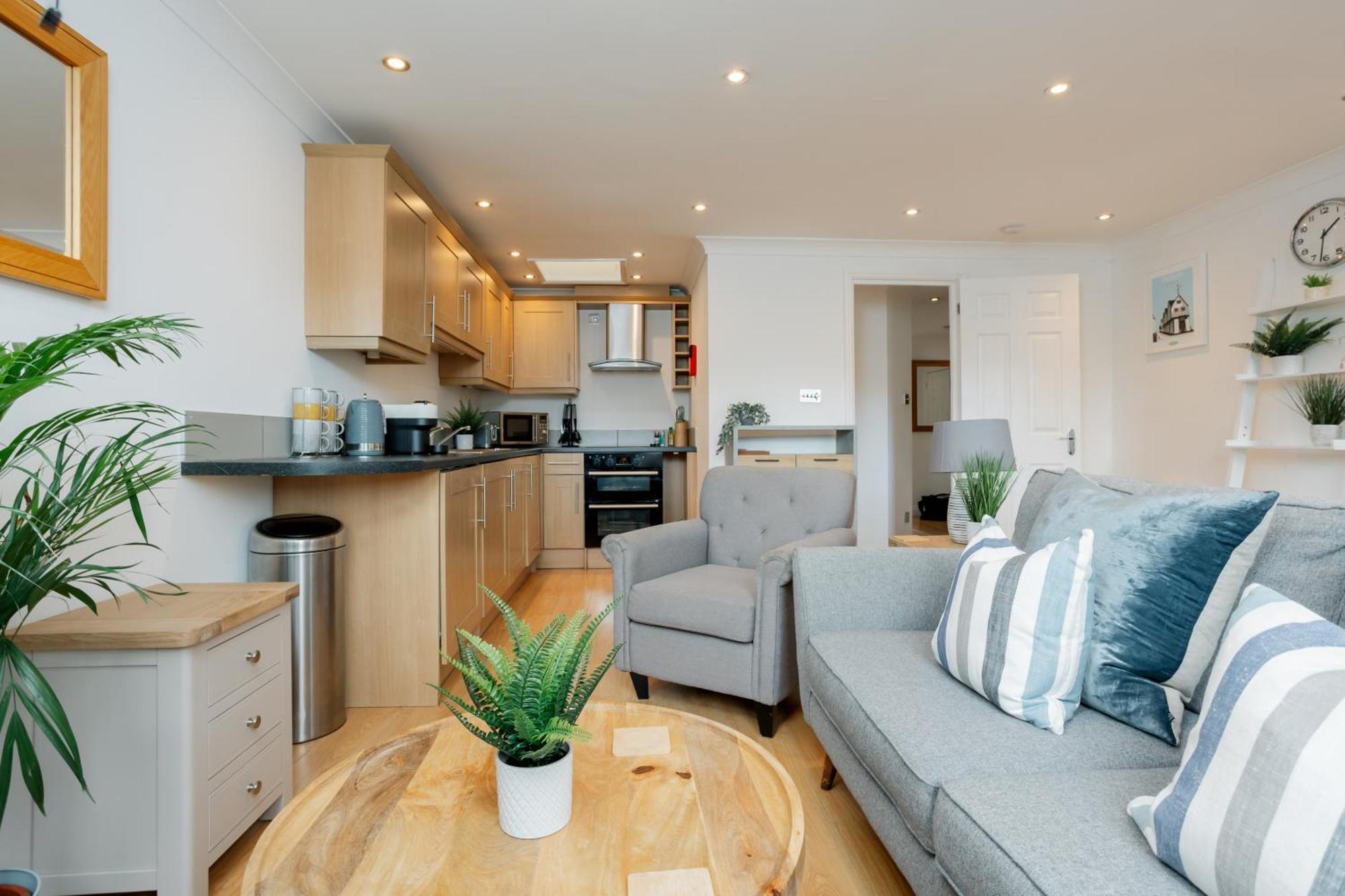 Starhost Residences - Central 3 Bed Apartment At Regents Court, Newbury Newbury  Esterno foto